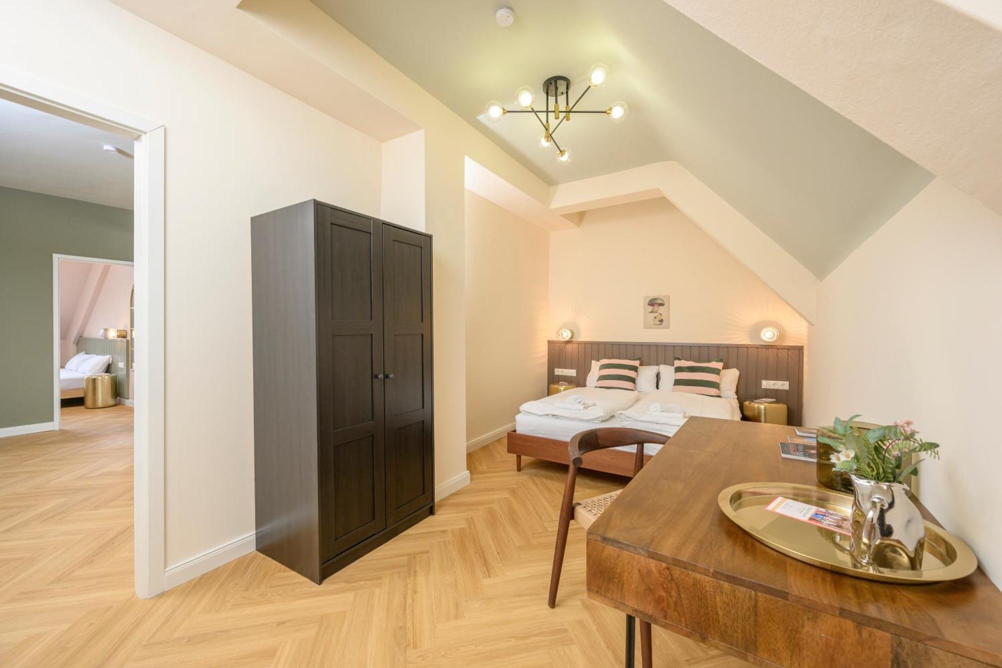 Palais Palffy Suits * Viena